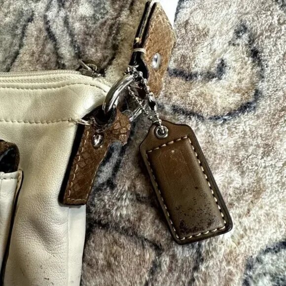 Coach Penelope White Leather & Brown Snakeskin Trim Crossbody Purse 8"x7" GUC - Picture 3 of 7